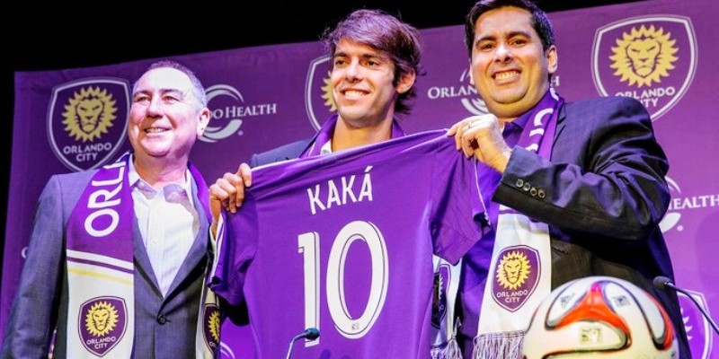 Kaká fecha com time de futebol local e vem morar em Orlando