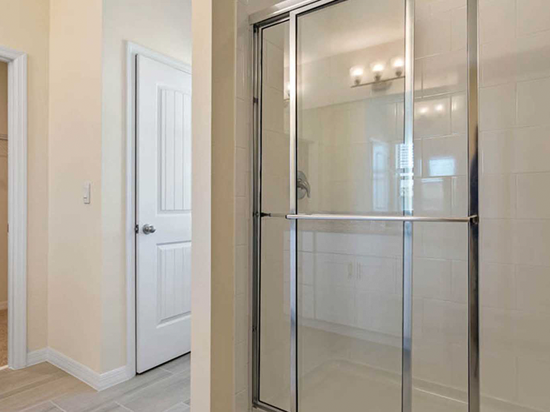 resizedweb_23_bathroom_1